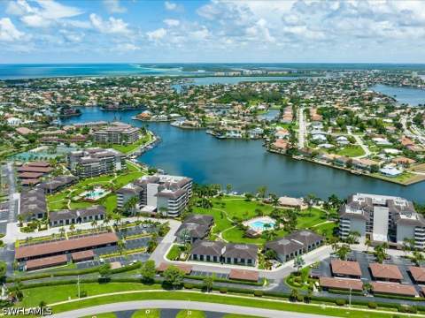 380 Seaview Ct 204, Marco Island FL - photo 20 of 26