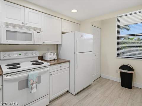 380 Seaview Ct 204, Marco Island FL - photo 8 of 26