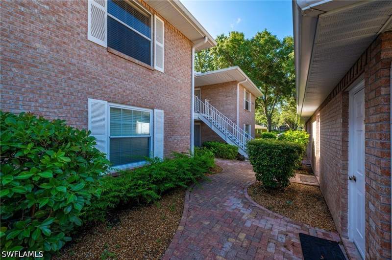 2 bedroom Condominium at 6750 Lone Oak Blvd C, Barrington, Naples — photo 2