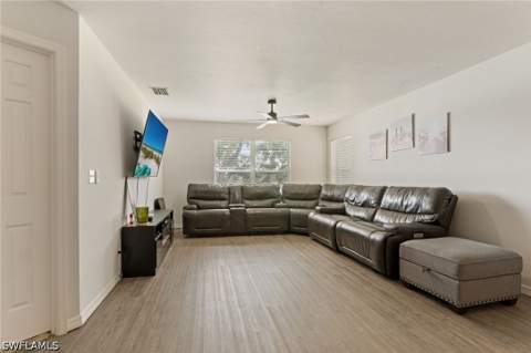 6750 Lone Oak Blvd C, Naples FL - photo 7 of 17