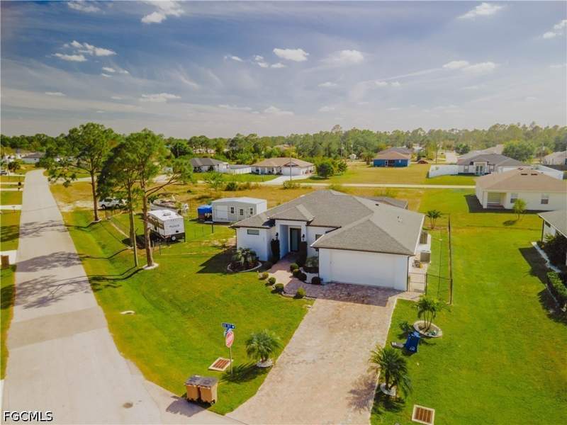3 bedroom SingleFamilyResidence at 3809 22nd St W, Lehigh Acres, Lehigh Acres — photo 2