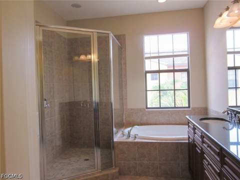11908 Izarra Way 7001, Fort Myers FL - photo 18 of 28
