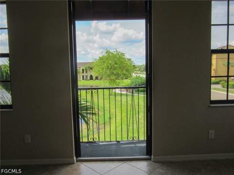 11908 Izarra Way 7001, Fort Myers FL - photo 7 of 28