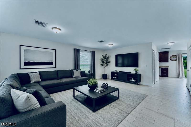 3 bedroom SingleFamilyResidence at 904 8th Ave, Lehigh Acres, Lehigh Acres — photo 2