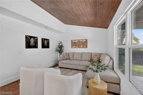 9100 Aster Rd, Fort Myers FL - photo 13 of 40