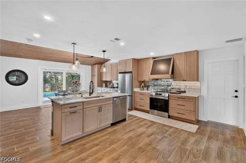 9100 Aster Rd, Fort Myers FL - photo 6 of 40