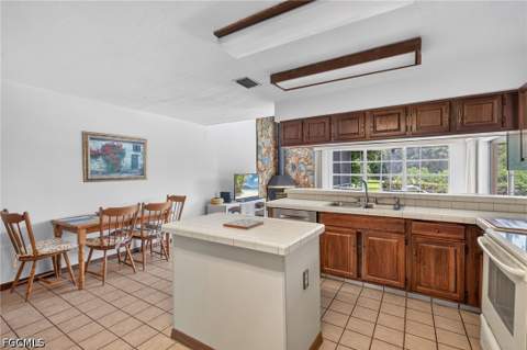 5710 Basswood Ct, Fort Myers FL - photo 14 of 43