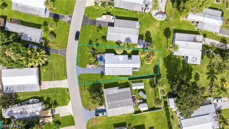 2 bedroom ManufacturedHome at 20 Derhenson Dr, Henderson Creek Park, Naples — photo 2