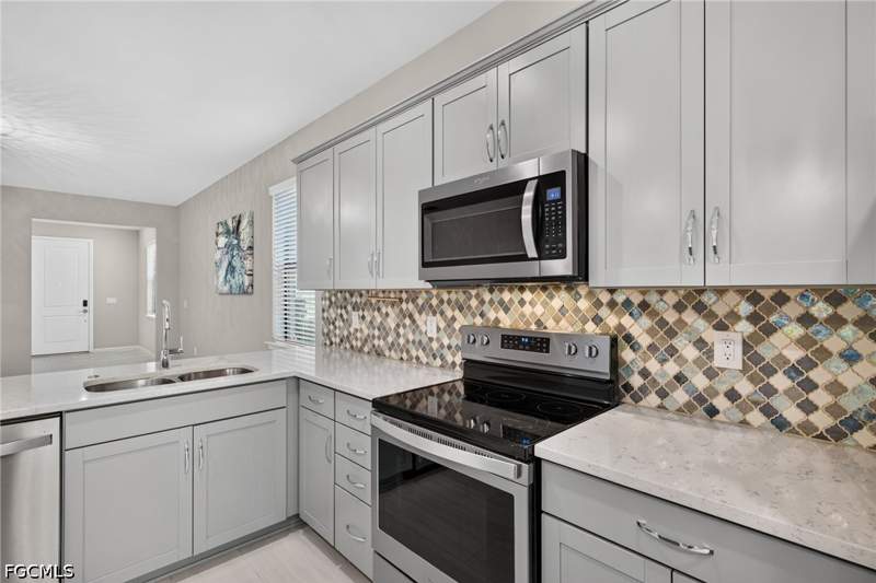 3 bedroom SingleFamilyResidence at 3946 Spotted Eagle Way, Eagle Reserve, Fort Myers — photo 5