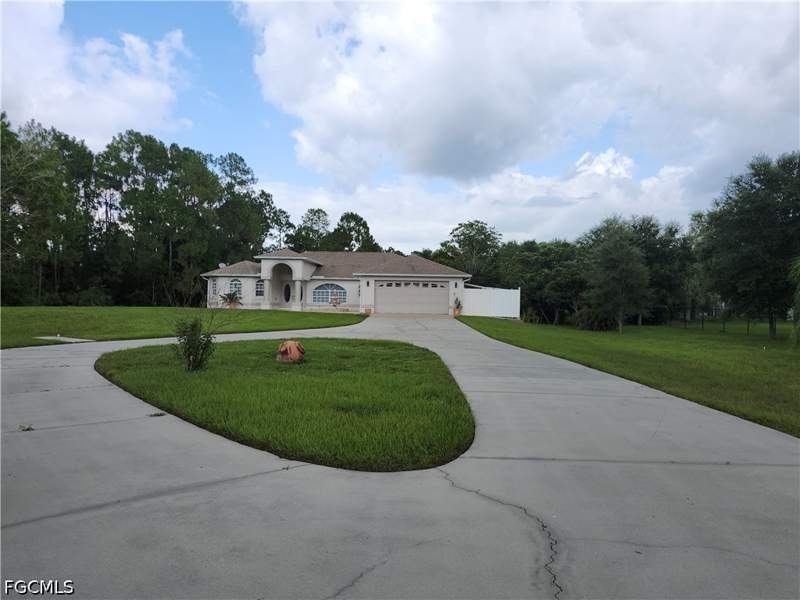 3 bedroom SingleFamilyResidence at 2730 2nd St NE, Golden Gate Estates, Naples — photo 2