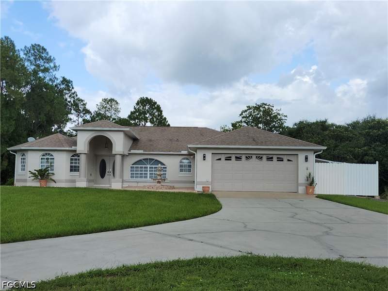 3 bedroom SingleFamilyResidence at 2730 2nd St NE, Golden Gate Estates, Naples — photo 3