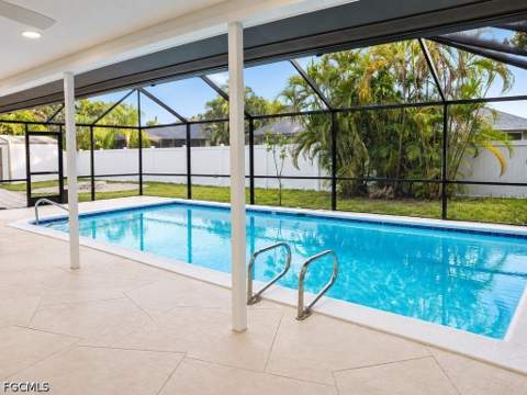 5687 Eichen Cir E, Fort Myers FL - photo 9 of 34