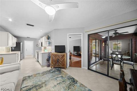 13264 Tall Pine Cir, Fort Myers FL - photo 13 of 40
