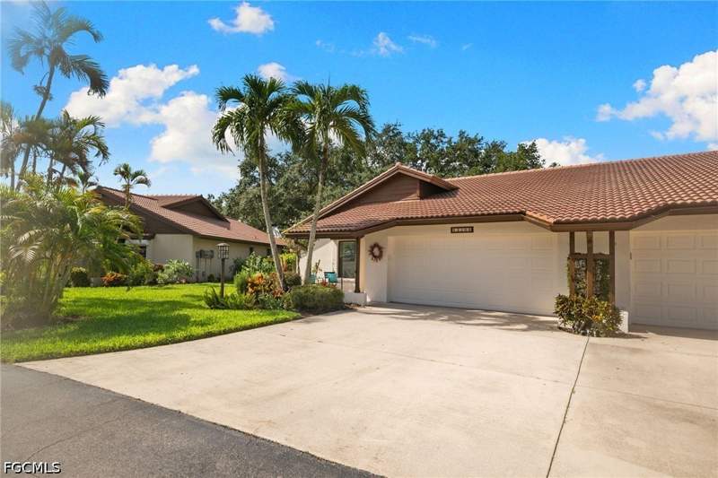 2 bedroom Attached at 13264 Tall Pine Cir, Pinebrook Woods, Fort Myers — photo 2