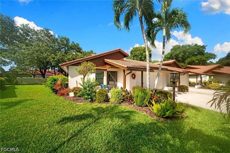2 bedroom Attached at 13264 Tall Pine Cir, Pinebrook Woods, Fort Myers — photo 3