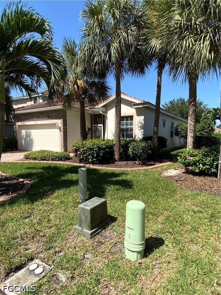 3 bedroom SingleFamilyResidence at 2565 Deerfield Lake Ct, Coral Lakes, Cape Coral — photo 2