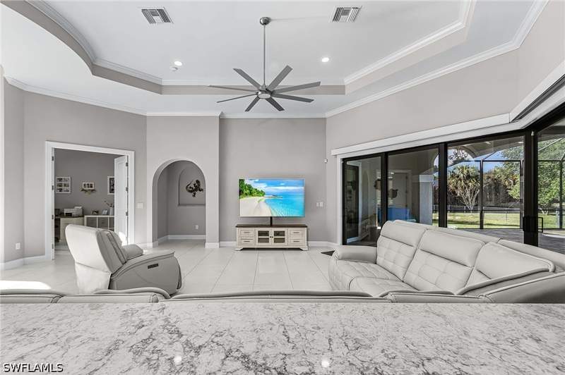4 bedroom SingleFamilyResidence at 413 Edison Ave, Lehigh Acres, Lehigh Acres — photo 4