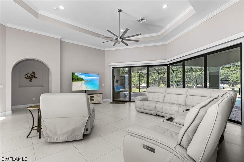 4 bedroom SingleFamilyResidence at 413 Edison Ave, Lehigh Acres, Lehigh Acres — photo 5