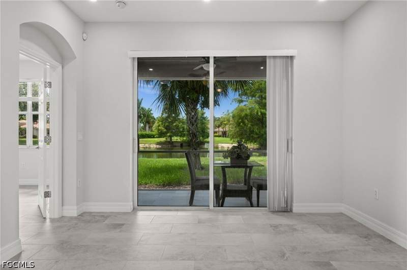 3 bedroom Attached at 14105 Winchester Ct 504, Reflection Lakes Of Naples, Naples — photo 3