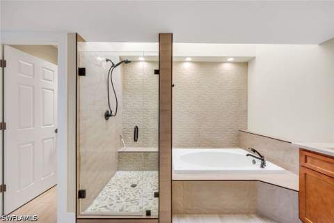 529 Bay Villas Ln, Naples FL - photo 14 of 25