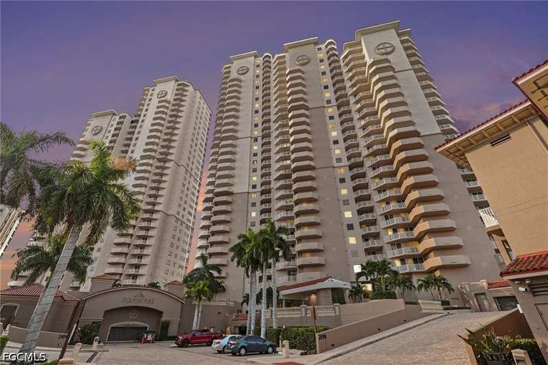 3 bedroom Condominium at 2090 W 1st St E2505, High Point Place, Fort Myers — photo 1