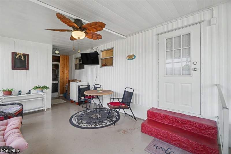 2 bedroom ManufacturedHome at 881 Homestead Dr, Lazy Days Mobile Village, North Fort Myers — photo 2