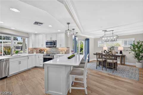 1590 Sandpiper St, Naples FL - photo 8 of 30