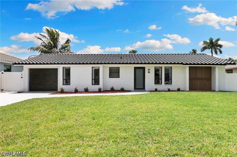 2 bedroom SingleFamilyResidence at 351 Columbus Way, Marco Island, Marco Island — photo 1