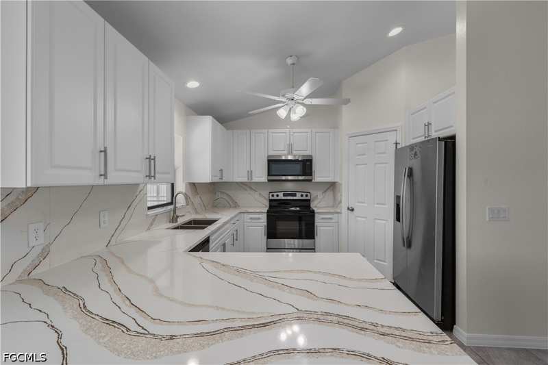 3 bedroom SingleFamilyResidence at 518 SE Van Loon Ter, Cape Coral, Cape Coral — photo 1