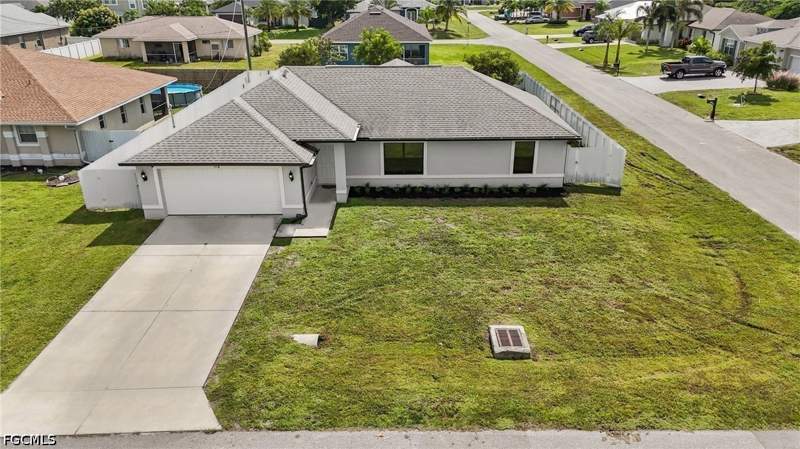 3 bedroom SingleFamilyResidence at 518 SE Van Loon Ter, Cape Coral, Cape Coral — photo 2