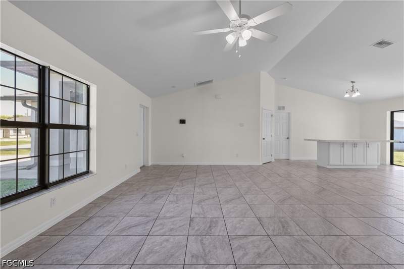 3 bedroom SingleFamilyResidence at 518 SE Van Loon Ter, Cape Coral, Cape Coral — photo 4