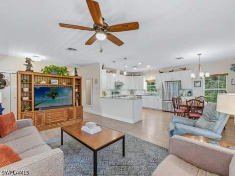 2023 Mills Ln, Naples FL - photo 11 of 35