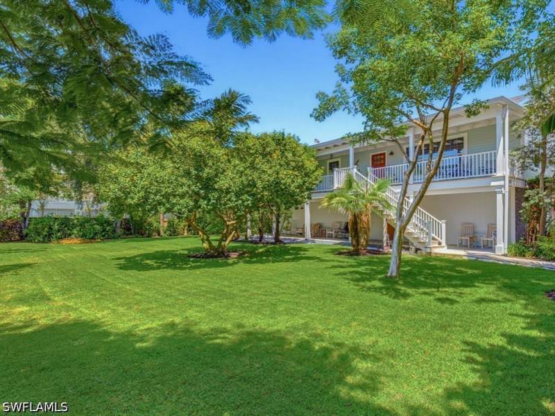 3 bedroom SingleFamilyResidence at 2023 Mills Ln, Inomah, Naples — photo 3