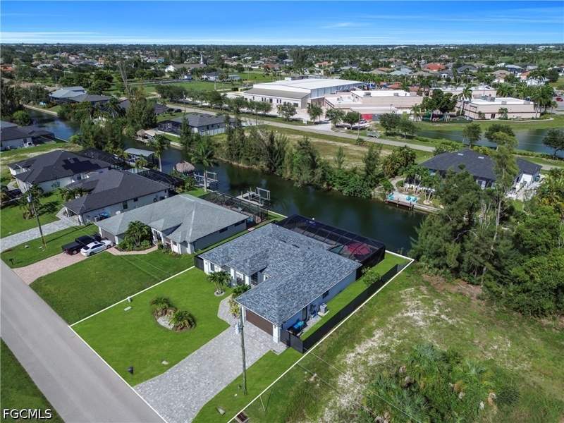 3 bedroom SingleFamilyResidence at 2127 SW 17th Pl, Cape Coral, Cape Coral — photo 2