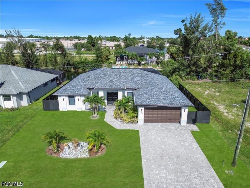 3 bedroom SingleFamilyResidence at 2127 SW 17th Pl, Cape Coral, Cape Coral — photo 3