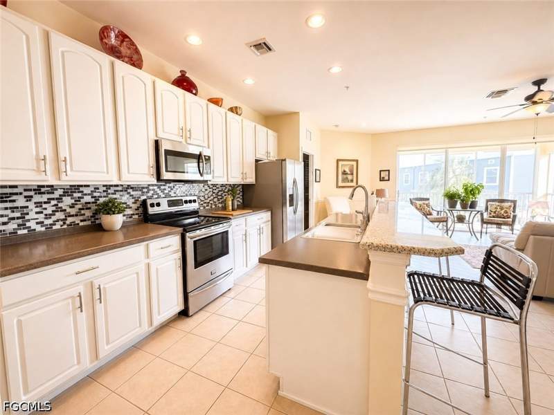 2 bedroom Condominium at 14712 Calusa Palms Dr 204, Calusa Palms Vi, Fort Myers — photo 2