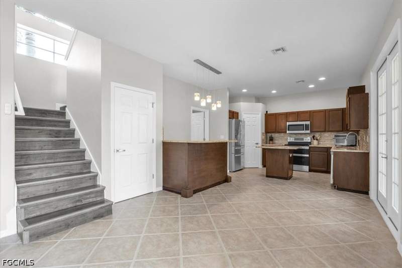 3 bedroom SingleFamilyResidence at 17404 Delaware Rd, San Carlos Park, Fort Myers — photo 4
