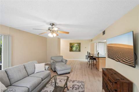 248 Palm Dr 5, Naples FL - photo 13 of 48