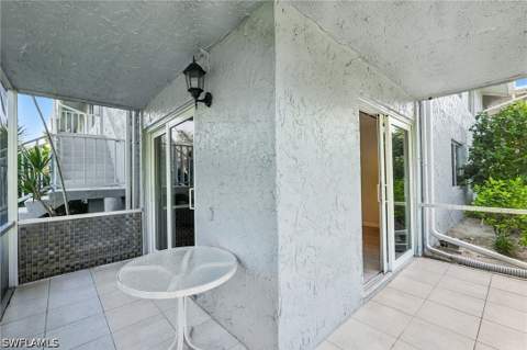 248 Palm Dr 5, Naples FL - photo 17 of 48