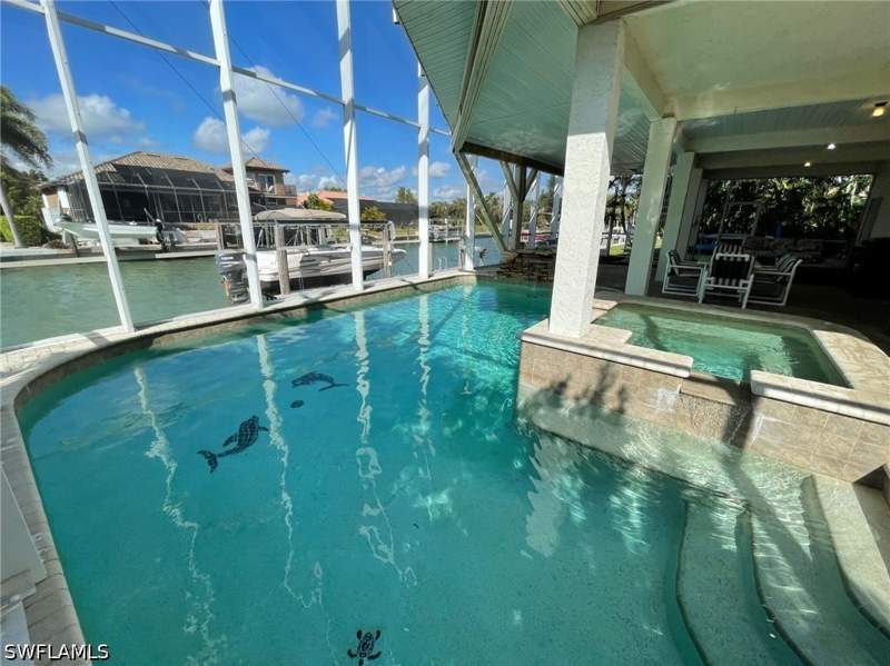 4 bedroom SingleFamilyResidence at 405 Cristobal St, Isles Of Capri, Naples — photo 5