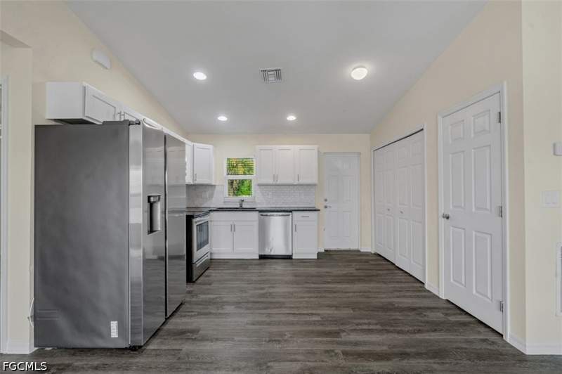 3 bedroom SingleFamilyResidence at 3113 Pebble Ln, Port Labelle, Labelle — photo 4