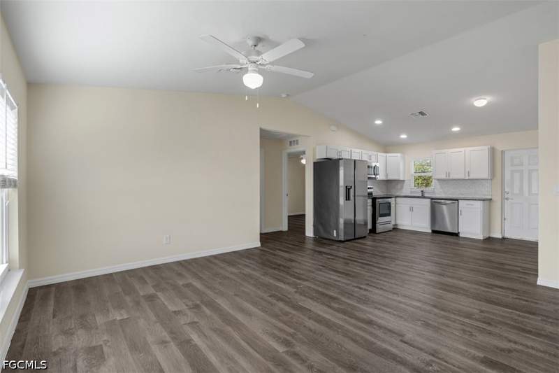 3 bedroom SingleFamilyResidence at 3113 Pebble Ln, Port Labelle, Labelle — photo 5