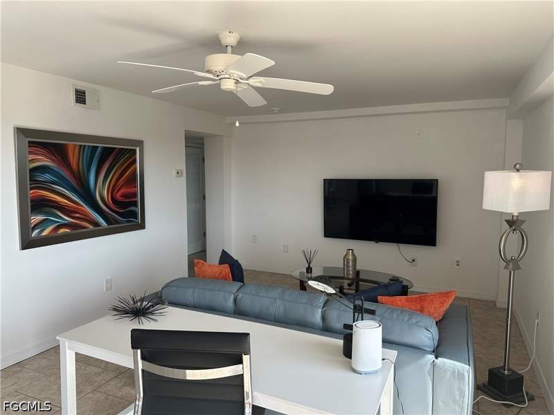 2 bedroom Condominium at 4803 Sunset Ct 606, Sunset Towers Condo, Cape Coral — photo 4