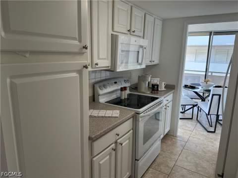 4803 Sunset Ct 606, Cape Coral FL - photo 7 of 22