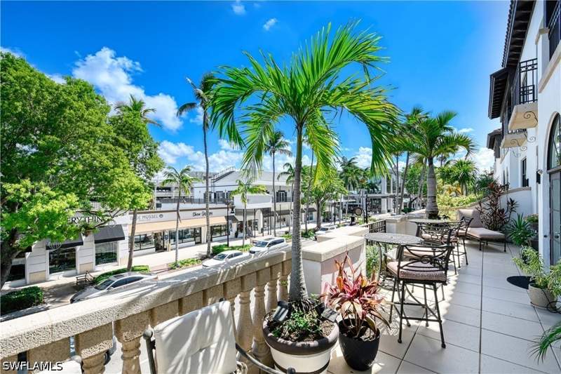 2 bedroom Condominium at 780 5th Ave S 203, Olde Naples, Naples — photo 2