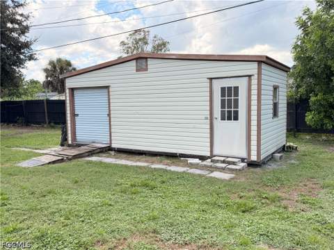 8240 Penny Dr, North Fort Myers FL - photo 6 of 19