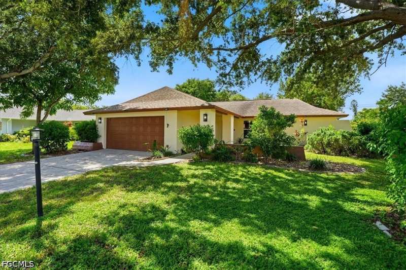 3 bedroom SingleFamilyResidence at 1441 Sautern Dr, Whiskey Creek, Fort Myers — photo 1