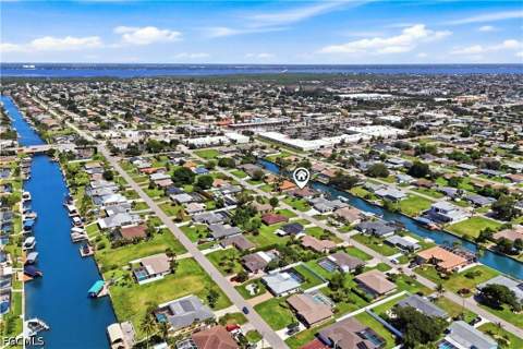 1440 SE 13th Ter, Cape Coral FL - photo 6 of 47