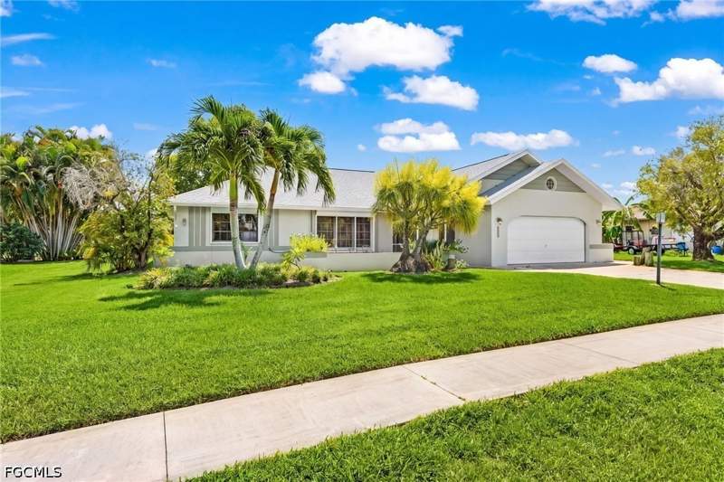 3 bedroom SingleFamilyResidence at 4220 Glasgow Ct, Lochmoor, North Fort Myers — photo 3