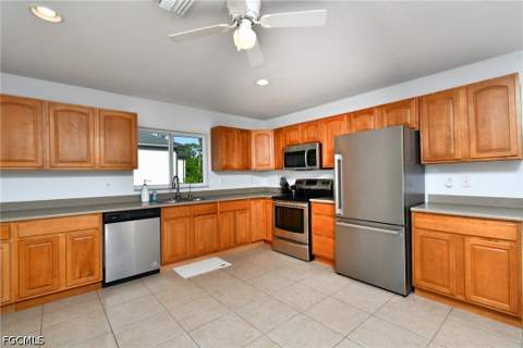 1116 Crestwood St E, Lehigh Acres FL - photo 15 of 39